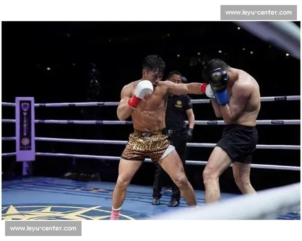 小舅子擂台激战!罗唐场外急到 “罚站”,网友:姐夫比选手还紧张! 小舅子擂台激战!罗唐场外急到 “罚站”,网友:姐夫比选手还紧张!